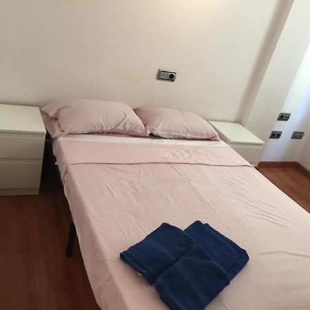 Apartemen 100 m² dengan 3 kamar tidur dan 2 kamar mandi pribadi di Parque de l'Aiguera Benidorm Bagian luar foto