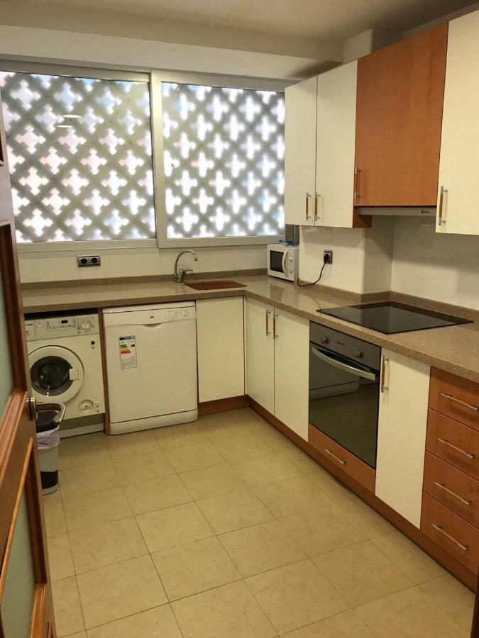 Apartemen 100 m² dengan 3 kamar tidur dan 2 kamar mandi pribadi di Parque de l'Aiguera Benidorm Bagian luar foto